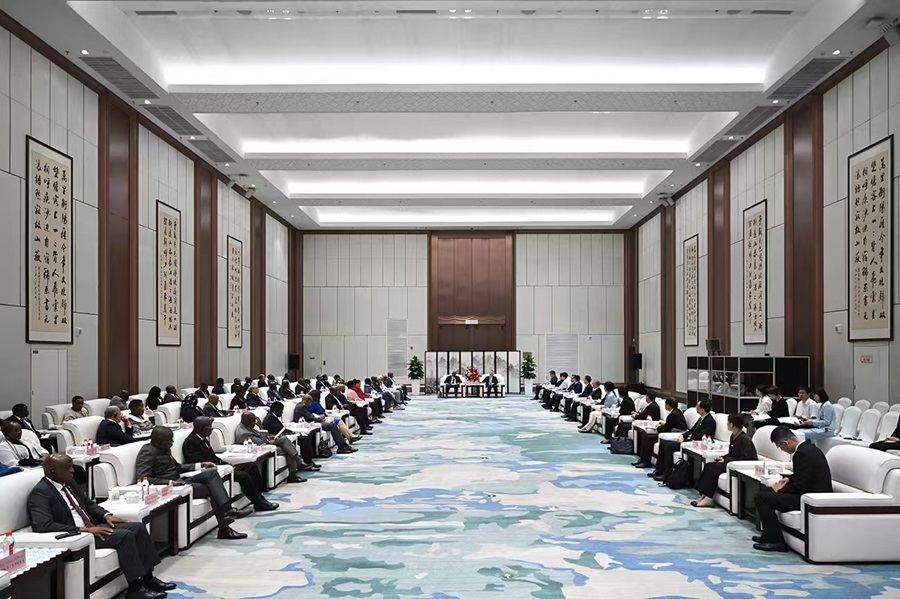 沈晓明会见非洲驻华使节代表团